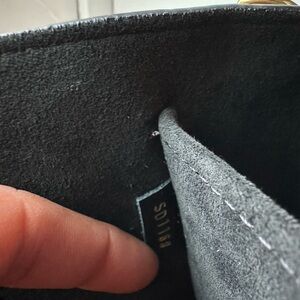 Louis Vuitton shoulder bag barely used comes with dust bag as well